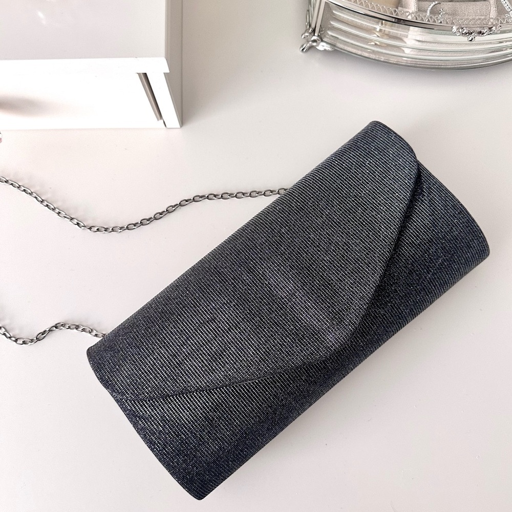 Vintage Chain Glitter Clutch - Picture 4 of 7